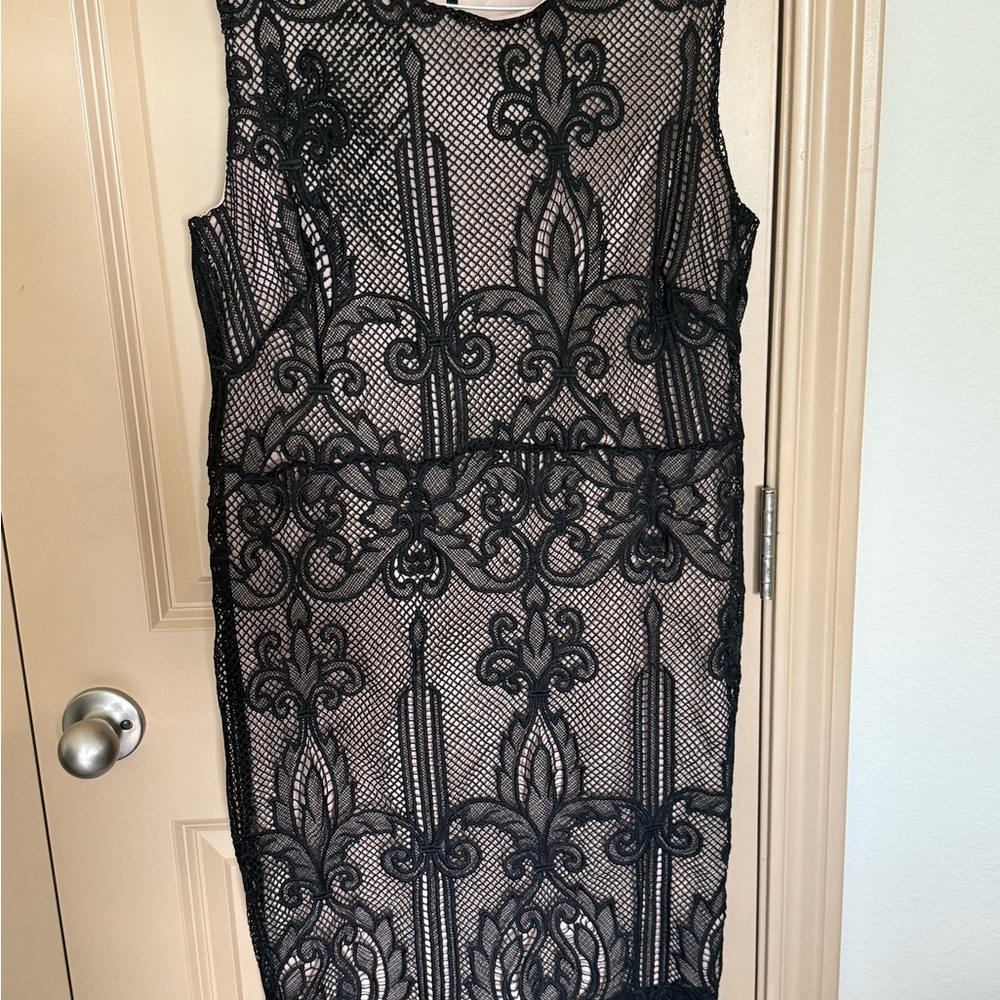 Suzanne Betro Black Lace Midi Dress
